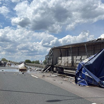 Accident între două autotrenuri pe Autostrada Arad – Nădlac