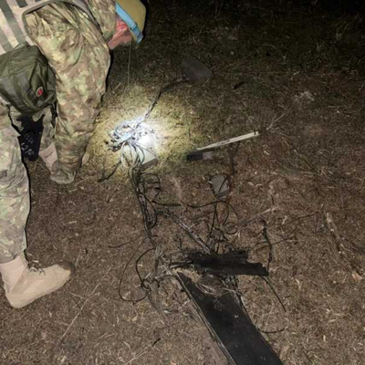 MApN: O dronă interceptată de sistemul de apărare antiaeriană al Ucrainei s-a prăbușit în România, la 4 km de graniță.