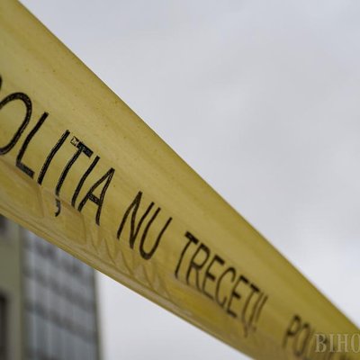 Polițist de 38 de ani, descoperit împușcat în cap într-o localitate din Arad